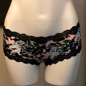 4 - VS cheeky panties (Lg) never worn